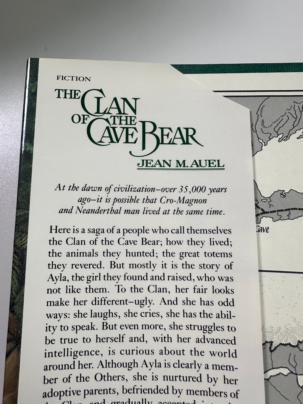 The Clan of the Cave Bear (Earth's Children #1) by Jean M. Auel | Hardcover